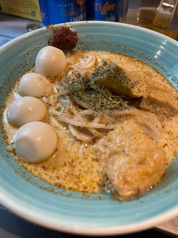 シンガポール・シンガポール「バリ」の写真：最後にラクサとタイガービール
ドジャース...