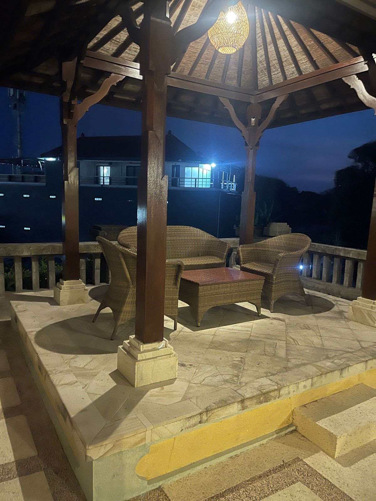 2泊お世話になるグランドパリヌサドゥア
アゴダで予約したらプール付きの部屋...