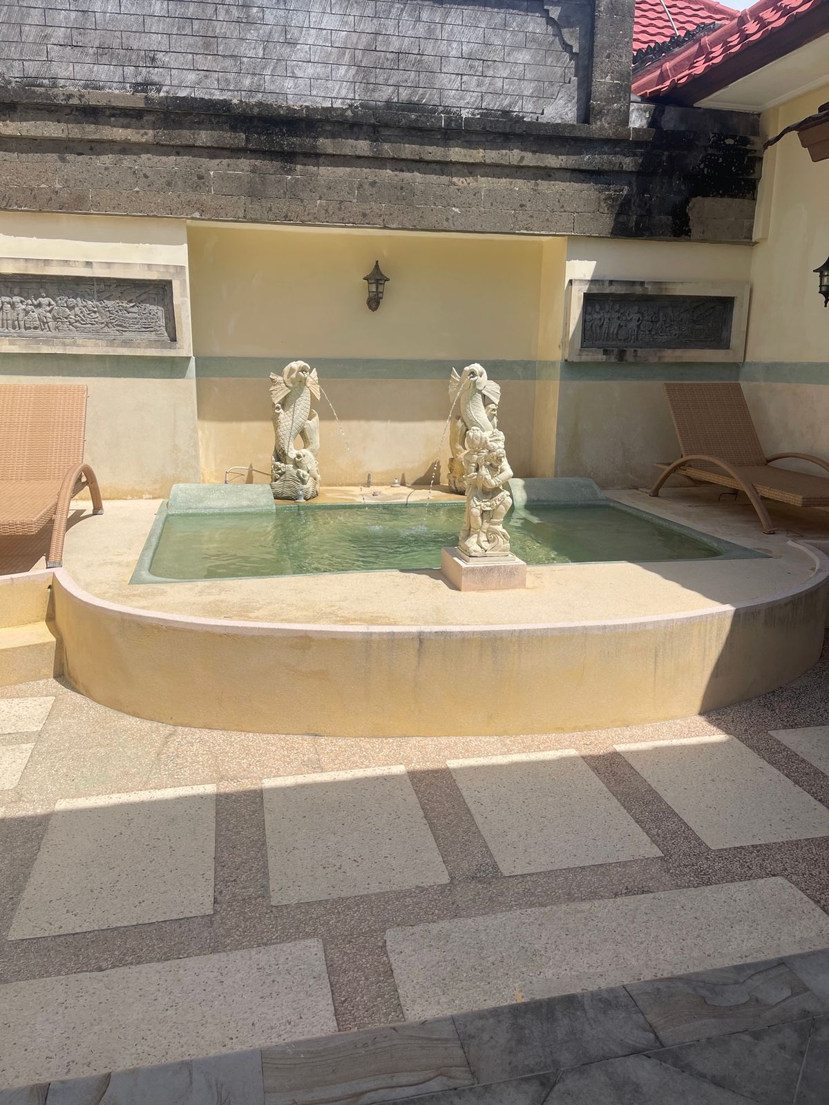 2日目はヌサドゥアをぶらついてホテルのスパを利用
街のマッサージより高めだ...