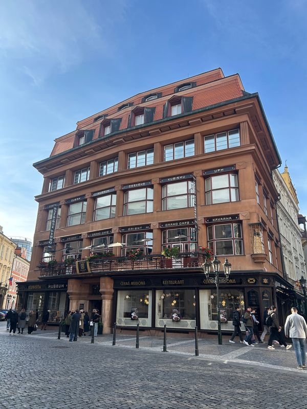 チェコ共和国・プラハ「美しい建築とミュシャを堪能するプラハ」の写真：1枚目は、プラハにしかない世界で唯一のキ...