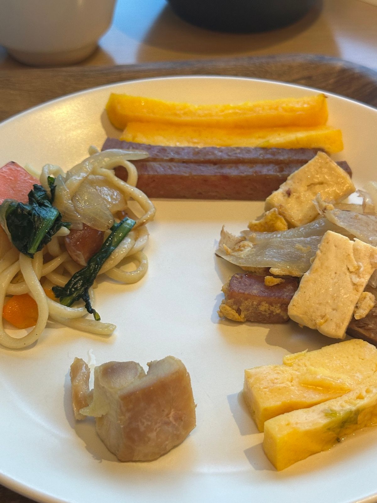 朝食ビュッフェは沖縄料理もありました😍