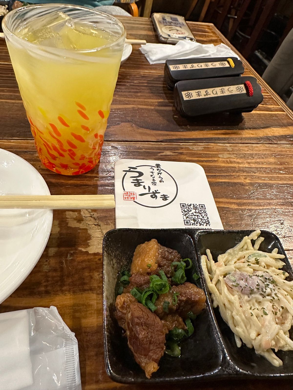 夜は島ライブのある居酒屋うまりずまで夕食😉
ライブ良かった〜👍