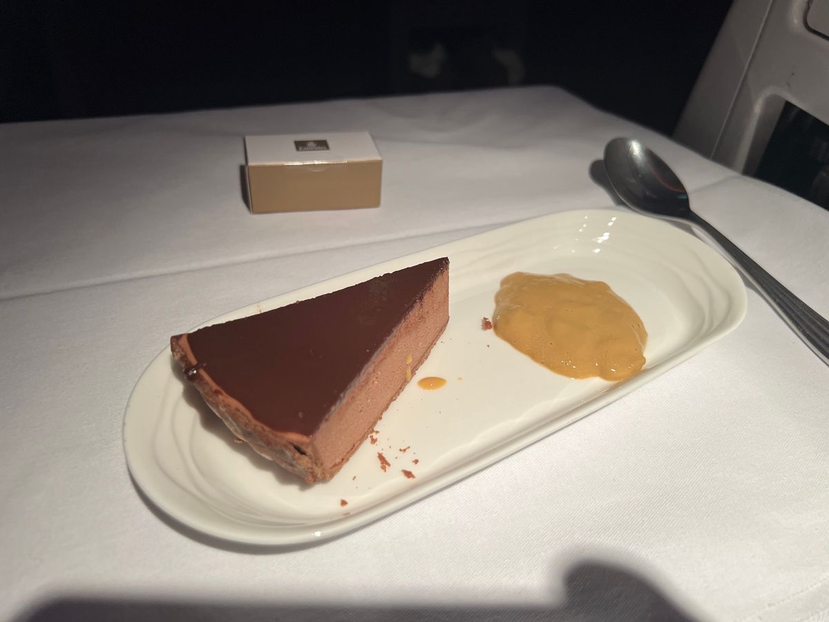 アビジャン→ドバイ 
アクラにストップして機内待機