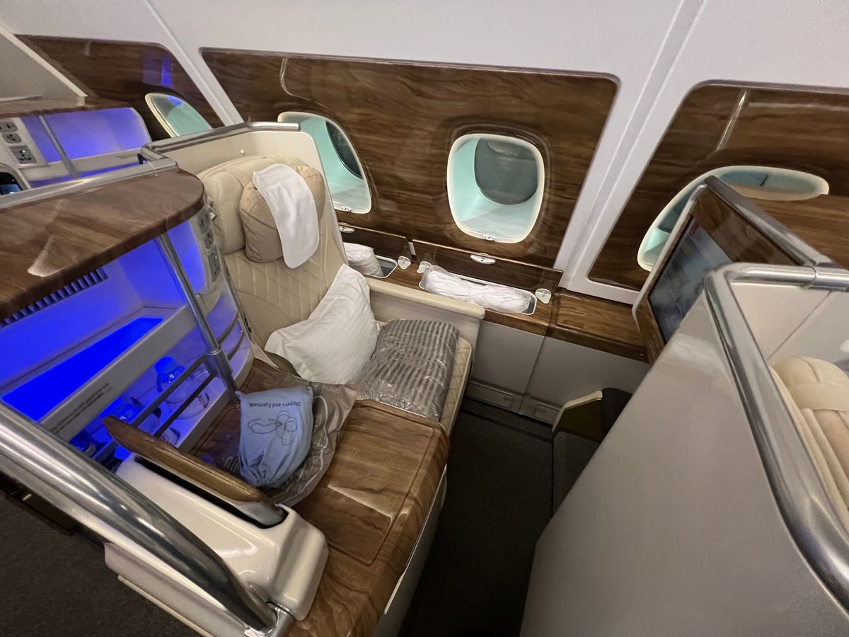 ドバイ→成田
エミレーツA380