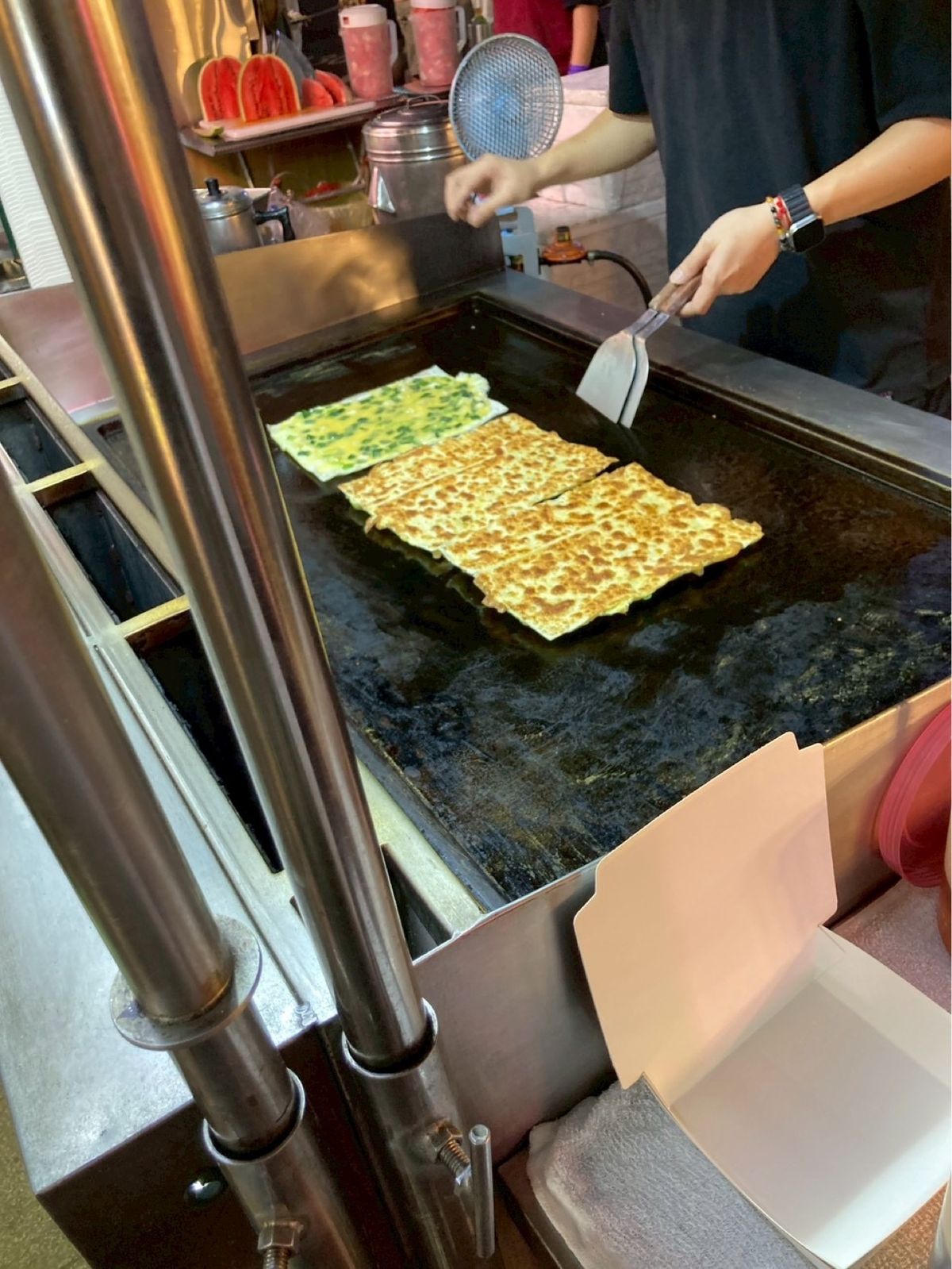 寧夏夜市は大当たり。肉夾饃、ネギ入り卵焼き(名前がわからない笑)、そして最...