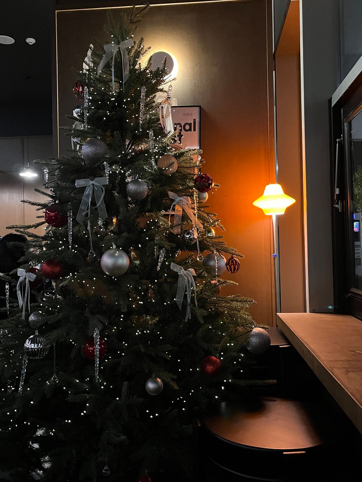 フレンチトーストとモヒートミントラテ
フレンチトーストは、初めはそのまま、...