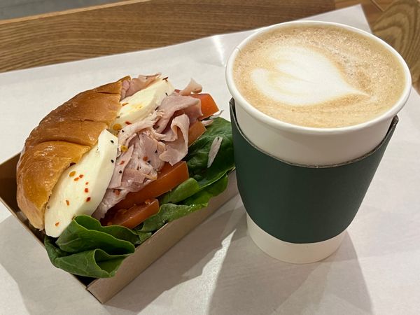 大韓民国 (韓国)「韓国旅行」の写真：乙支路3路近所
朝は、モッツァレラチーズ...