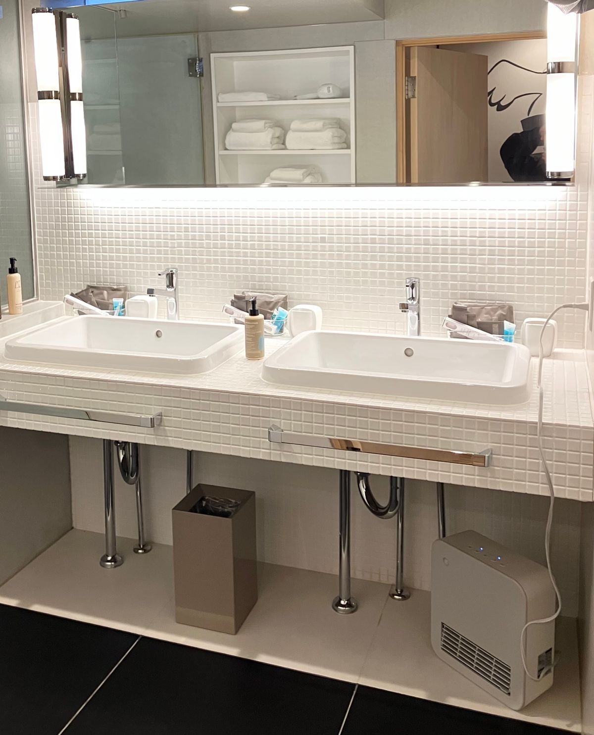 ・Hotel
水辺の民家ホテル カモメとウミネコ