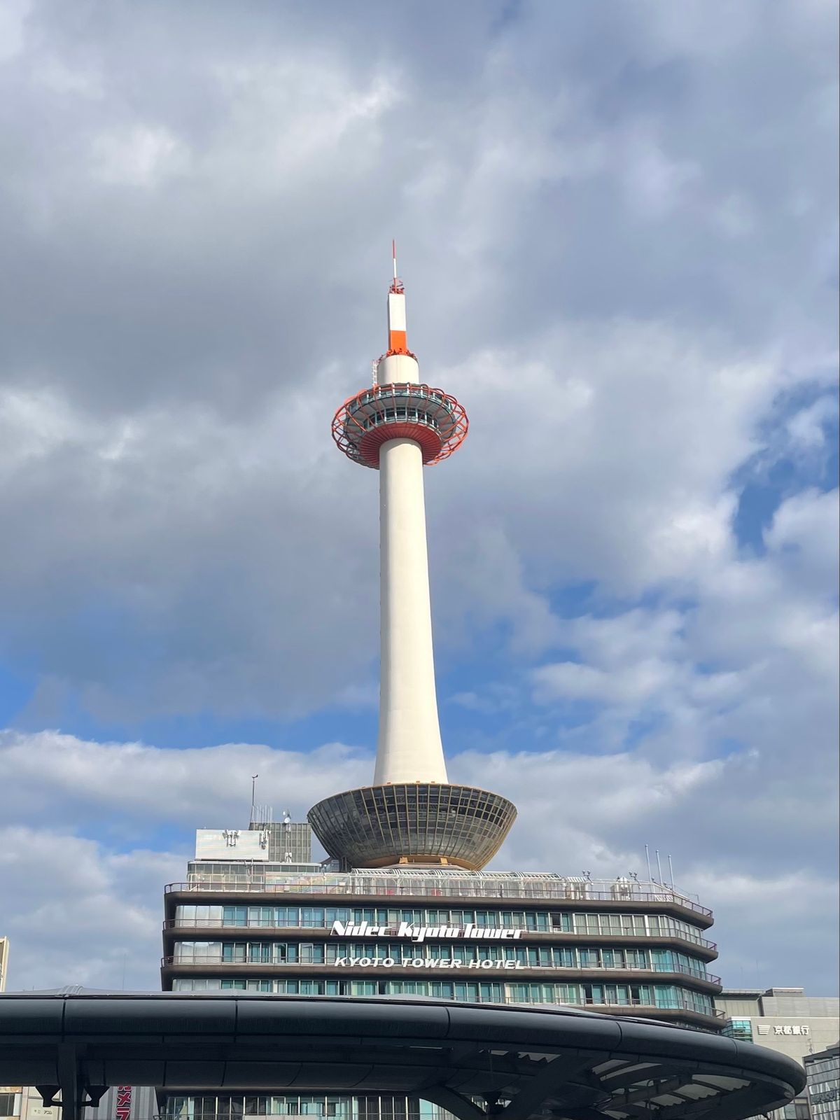 今回は京都へ紅葉狩り。行きの新幹線の車内から富士山が綺麗に見えました。先ず...