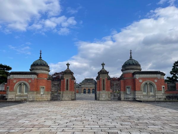 日本・京都府「2025年・京都紅葉」の写真：京都国立博物館。残念ながら、ちょうど一時...