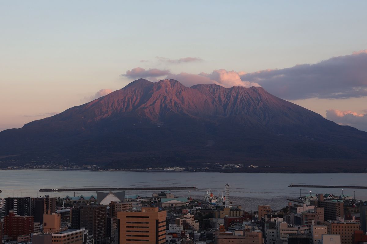 城山展望台から見える桜島。