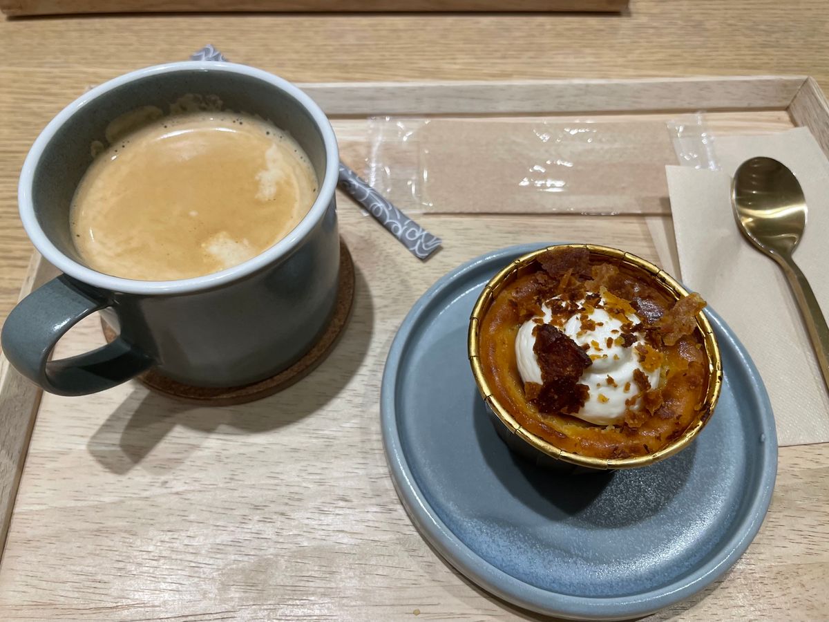 霧島神宮から鹿児島市内へ。オヤツタイムはさつまいもスイーツのお店へ。お芋チ...