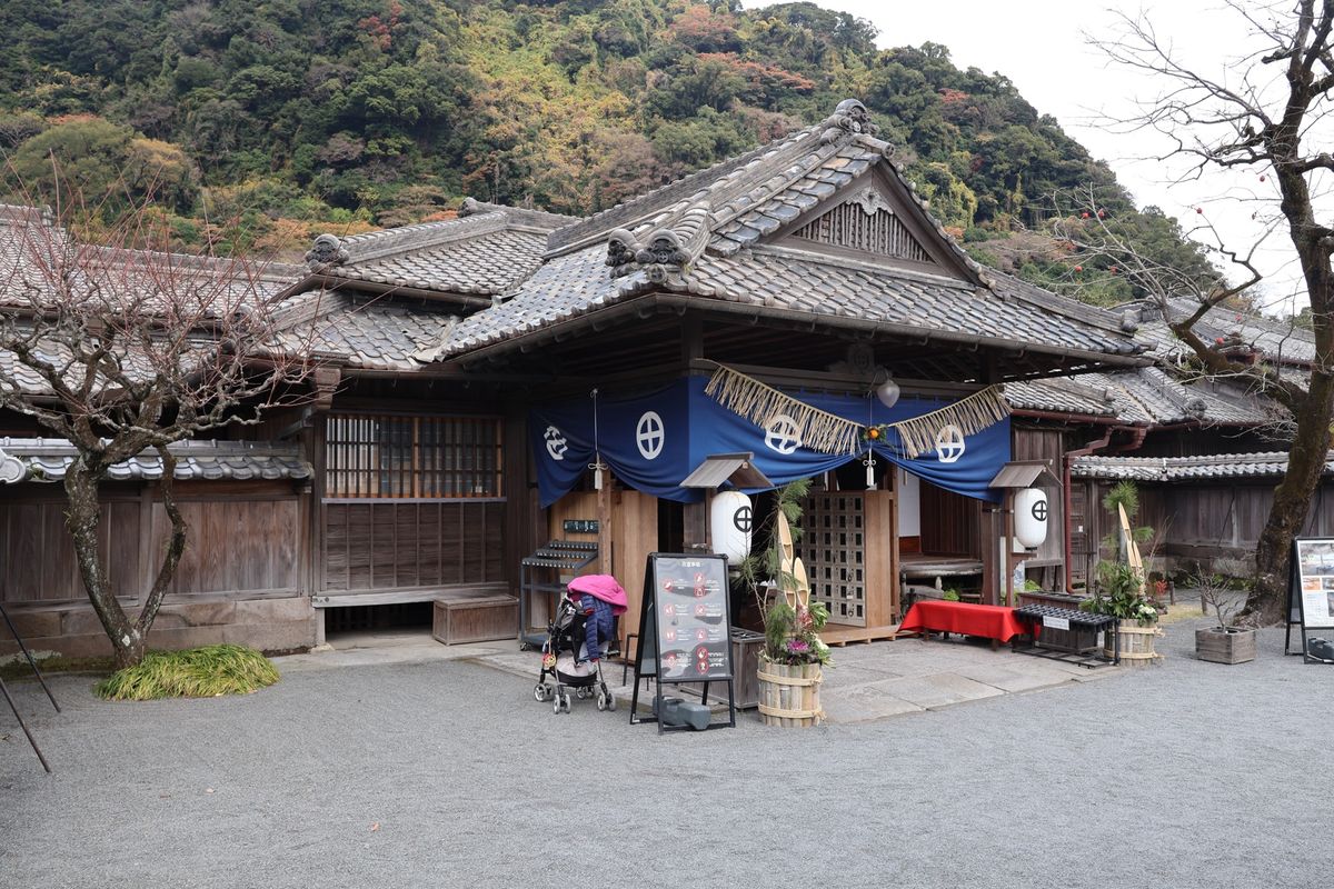 午後からは鹿児島の武家屋敷、仙巌園へ