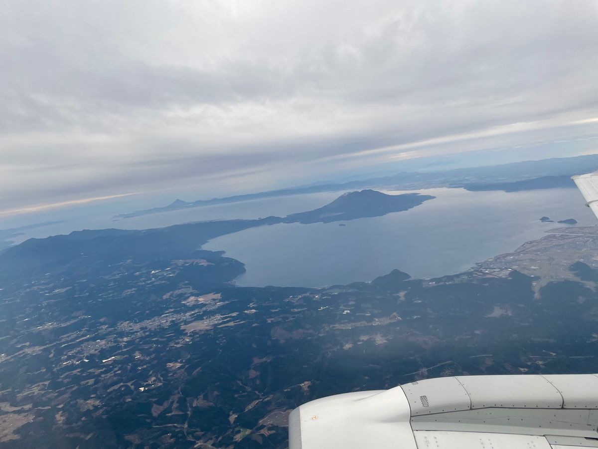 帰路、飛行機からも桜島が見えました。