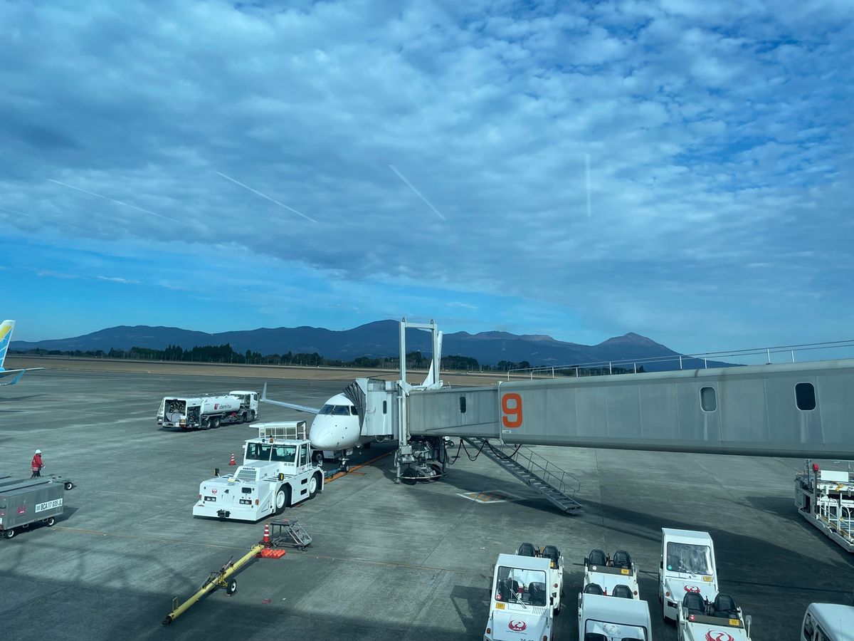 帰路、飛行機からも桜島が見えました。