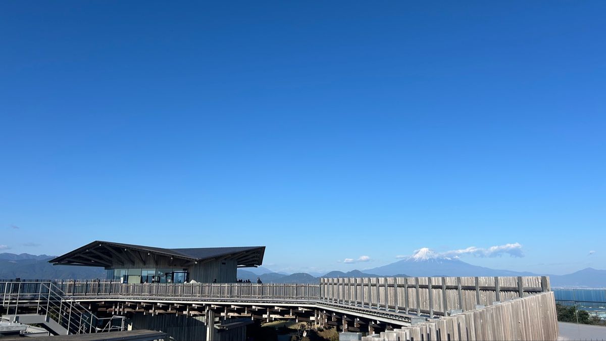 名古屋から在来線で約3時間の電車旅🚃
静岡市からバスでさらに1時間🚎
こん...