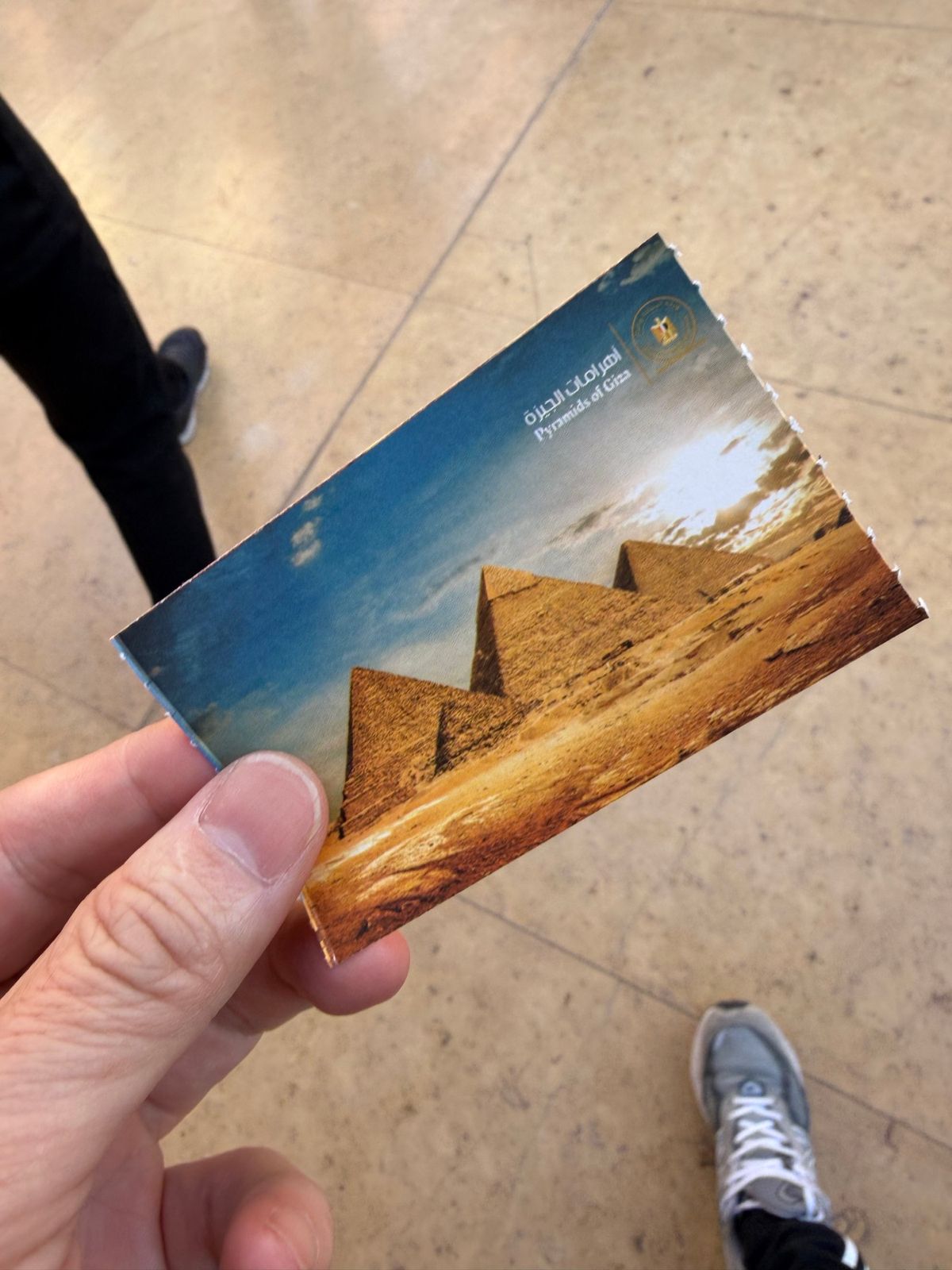 ギザのピラミッド

明るくなってきたところでギザに移動。6年前はピラミッド...