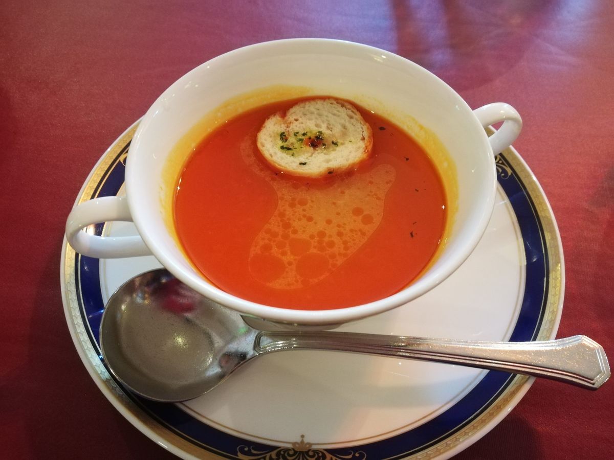 こちらは昼を食べたレストラン「アルハンブラ」です！！
超本格派パエリアが食...