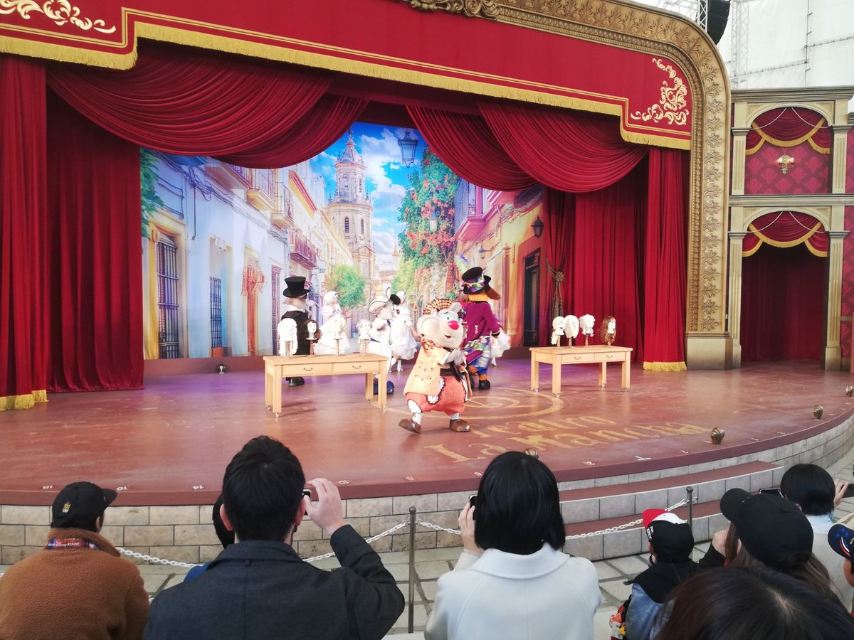 屋外劇場でのショーもすごい見ごたえあったし、別料金予約制のフラメンコも情熱...