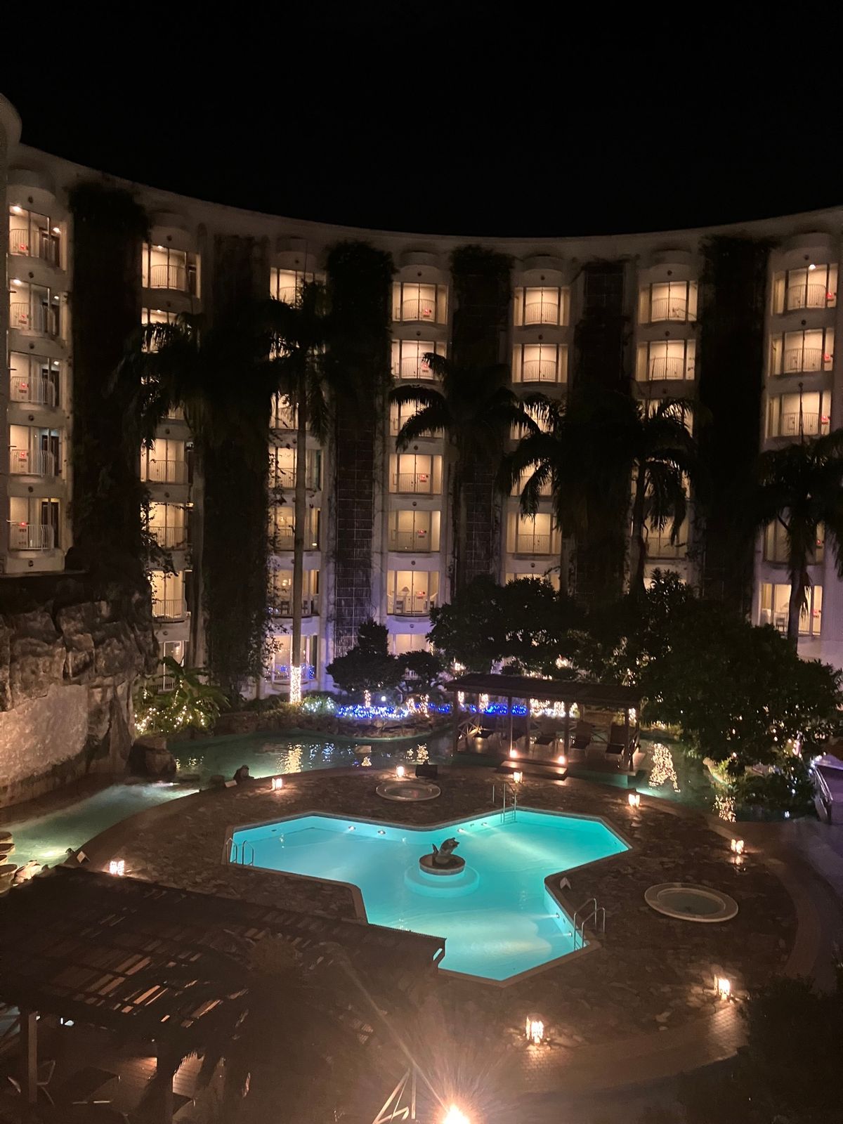 宿泊施設
「沖縄かりゆしビーチリゾート・オーシャンスパ」①