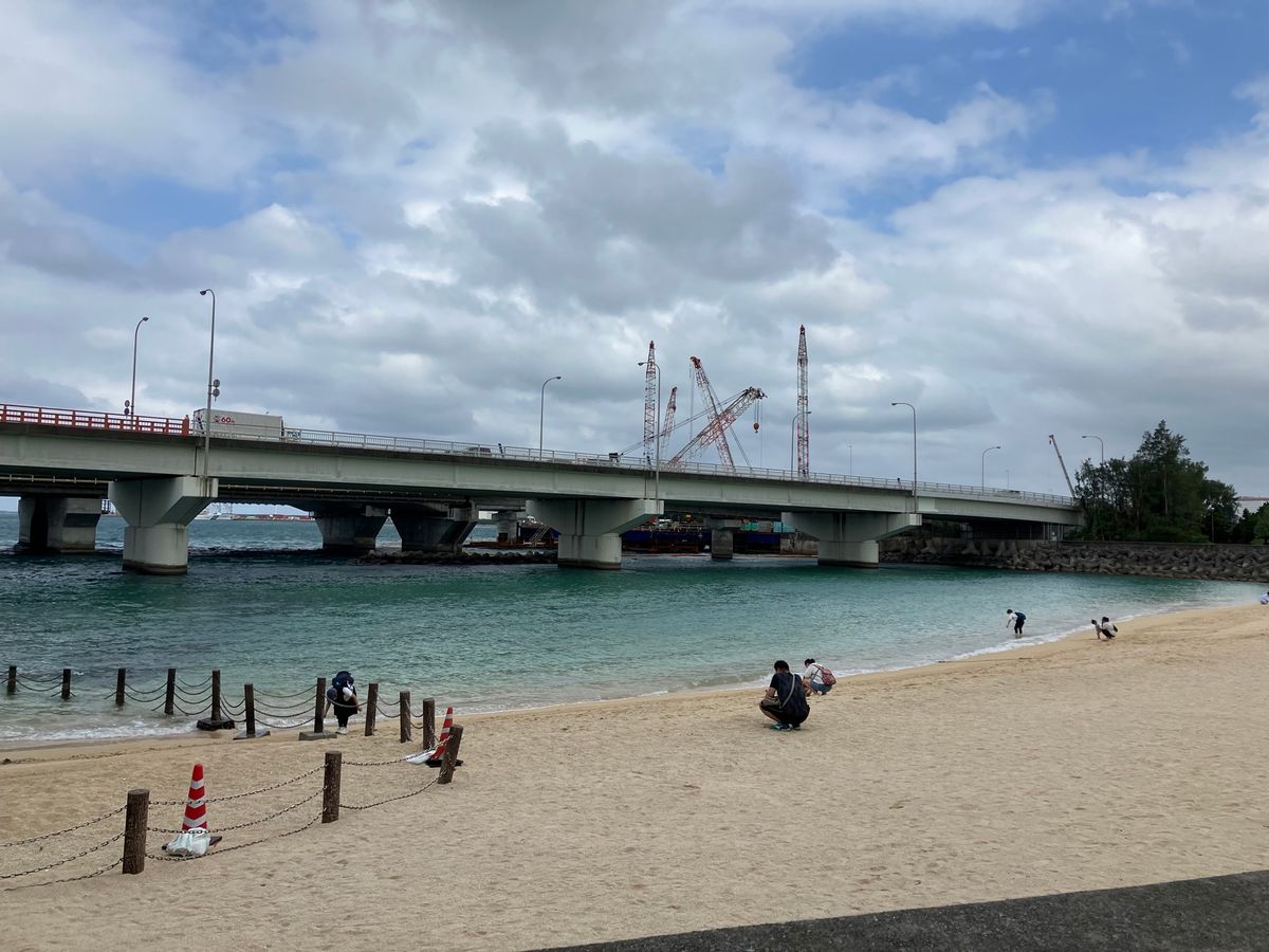 波上宮と波の上ビーチ。
ビーチは白い砂浜維持。