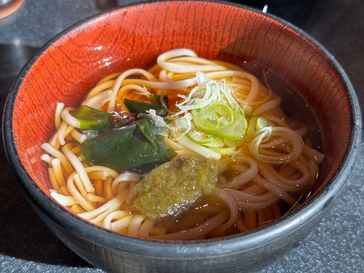 七尾市、氷見市、高岡市
ホタルイカ、のどぐろ、白エビの寿司と氷見うどん
高...