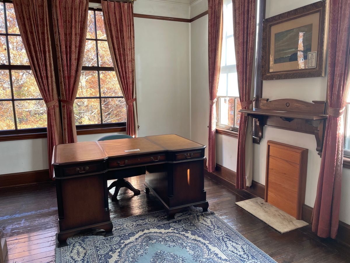 外交官の家の中はクリスマス仕様でした。