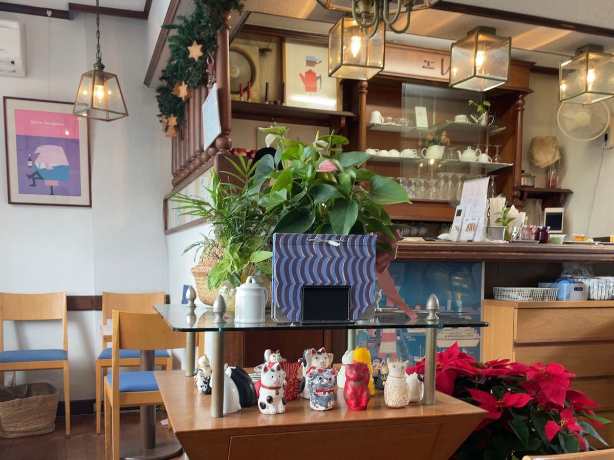 イタリア庭園近くにある喫茶店で一休み。パンプキンプリンとコーヒー。