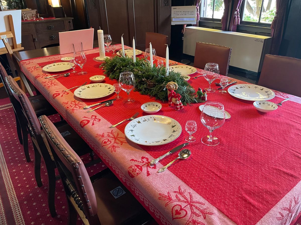 外交官の家の中はクリスマス仕様でした。