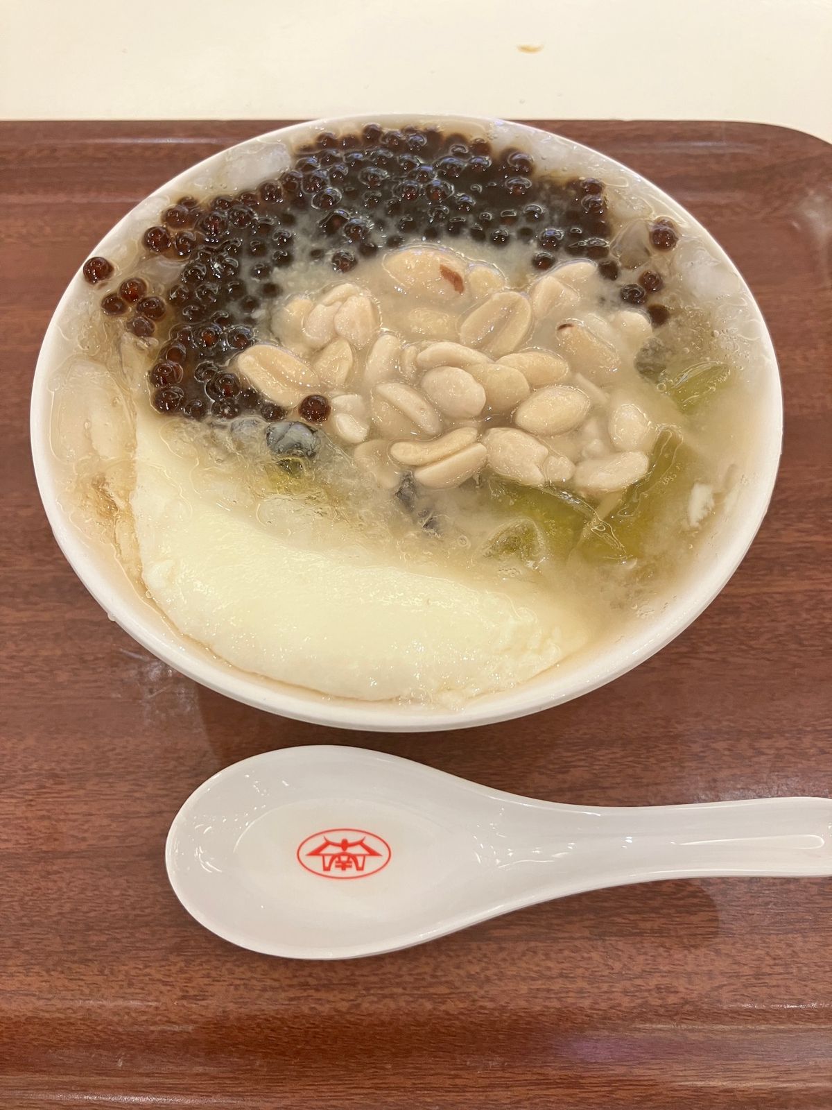 小南門傳統豆花
台北市内でよく見かけるチェーン店です。
お腹いっぱいだった...