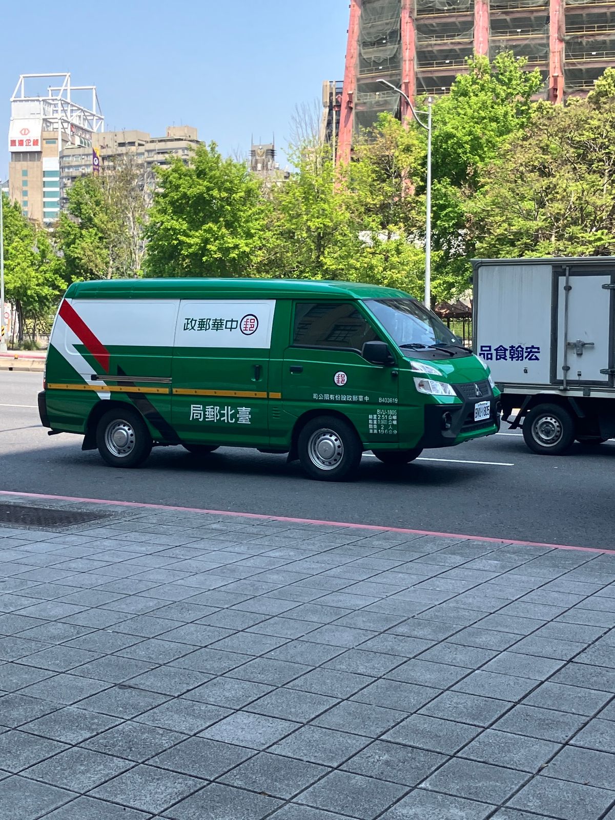 張家清真黄牛肉面館
メニューにある写真は刀削麺のようで、太麺を食べたかった...