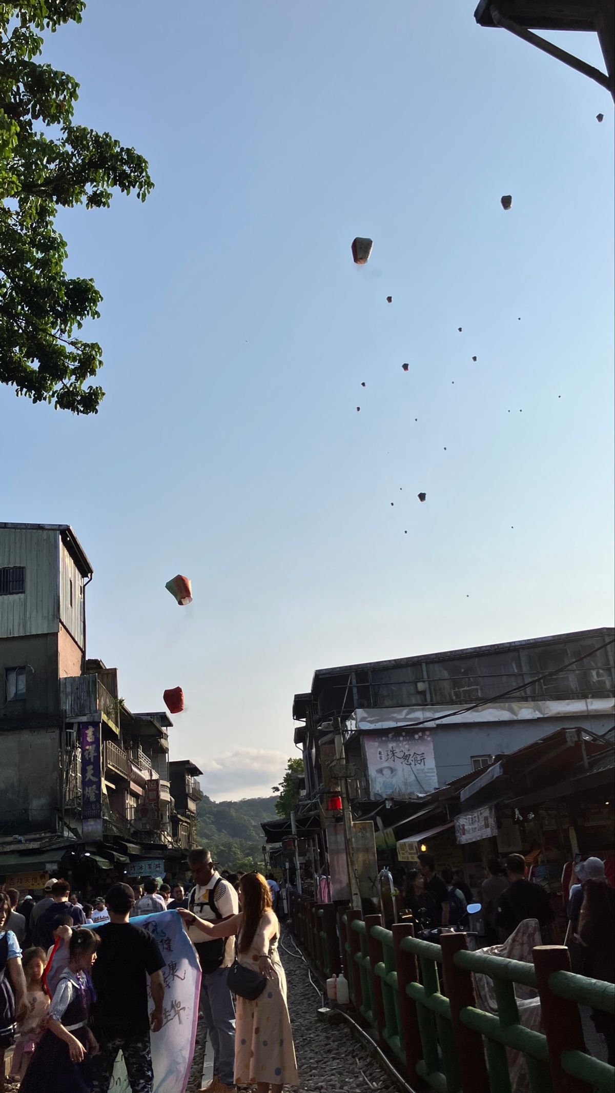 十分
道中の渋滞で予定時刻が押していたらしく、滝では写真を撮ったらすぐ出発...