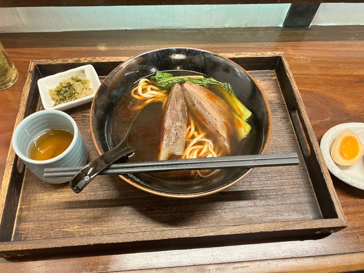 雲水食堂
2025年の台北牛肉麺コンテストで金賞を獲ったお店だそうです。牛...