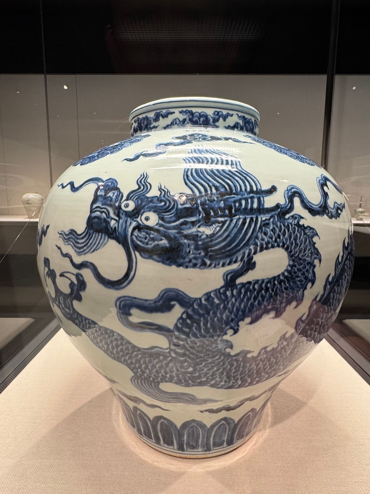 門司港
●出光美術館で気に入った壺

たまたまセトモノの特別展だった、
規...