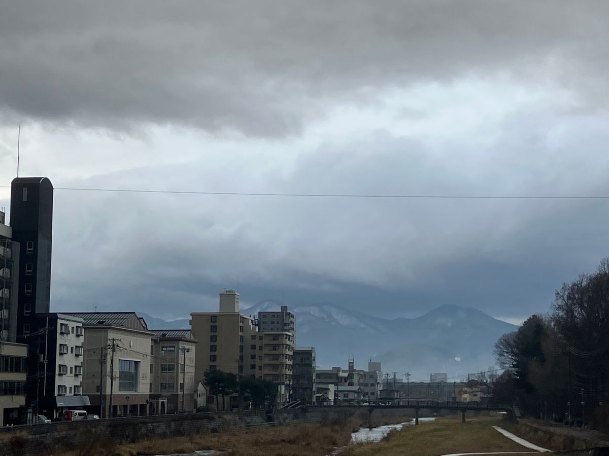 食べかけのじゃじゃ麺と石割桜(冬の姿)、旧岩手銀行赤レンガ倉庫
有識者の方...