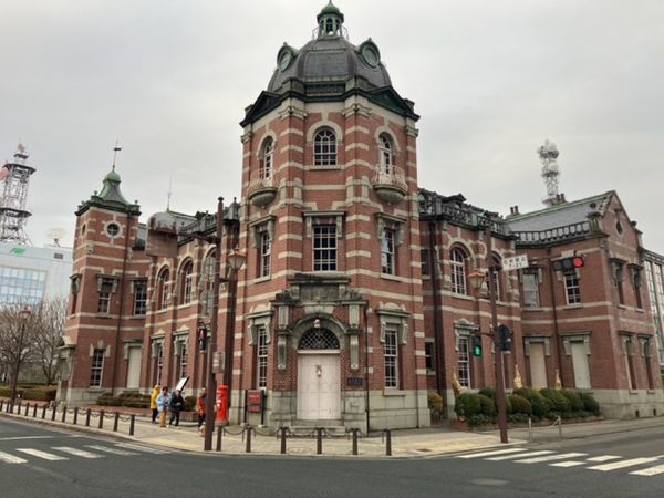 日本・岩手県「冬の秋田県・岩手県・宮城県『北海道東日本パス』電車旅」の写真：【撮影場所】
岩手県 盛岡市 岩手銀行赤...