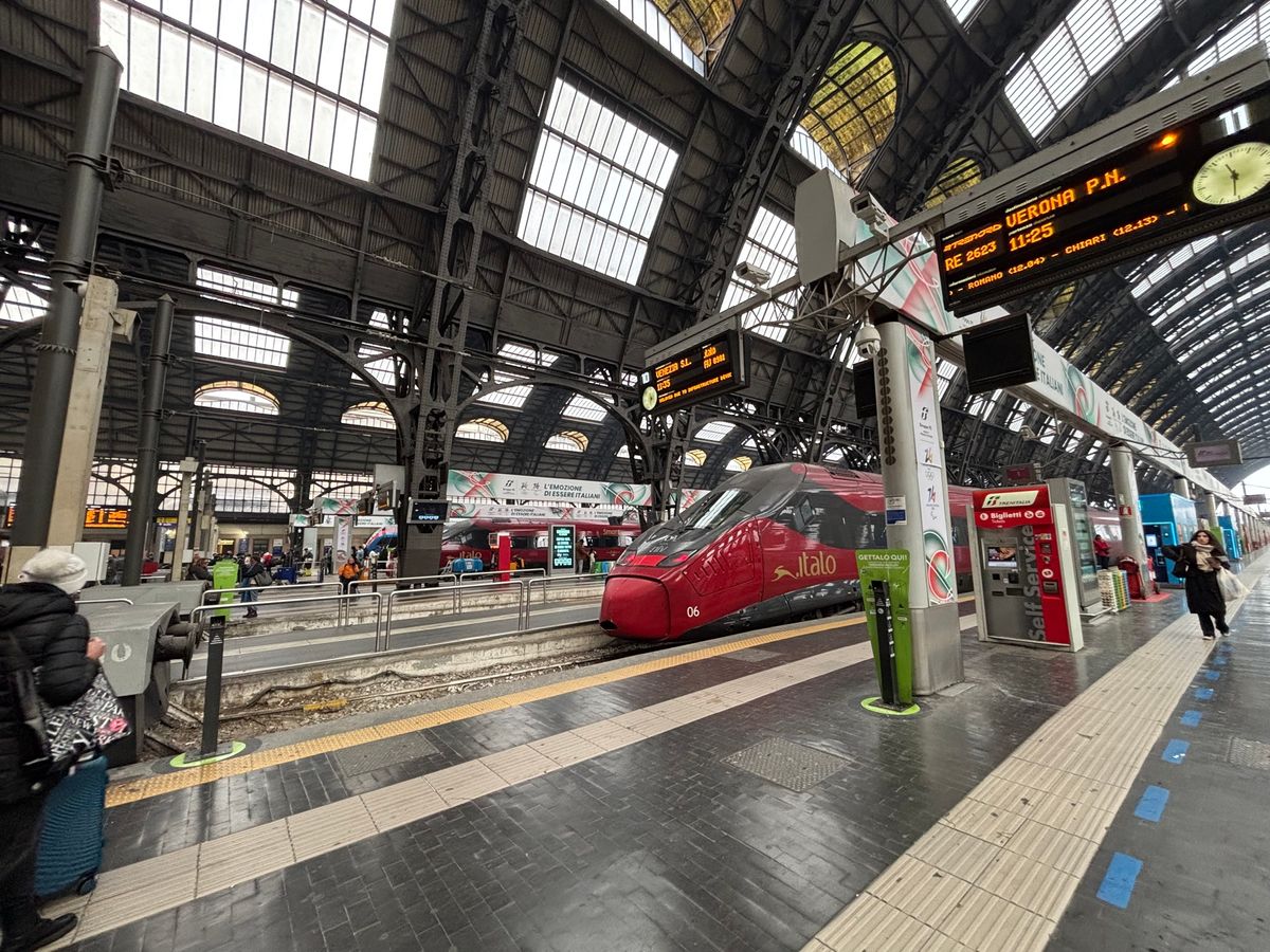 ミラノ　中央駅構内