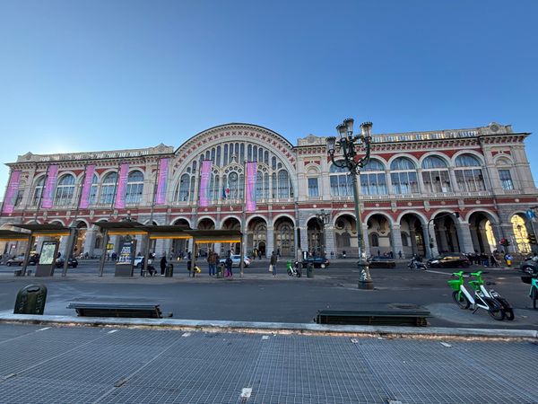 イタリア・フィレンツェ「イタリア旅行 ミラノ、トリノ、フィレンツェ、モデナ」の写真：トリノ　トリノ駅
ミラノほど大きくないが...