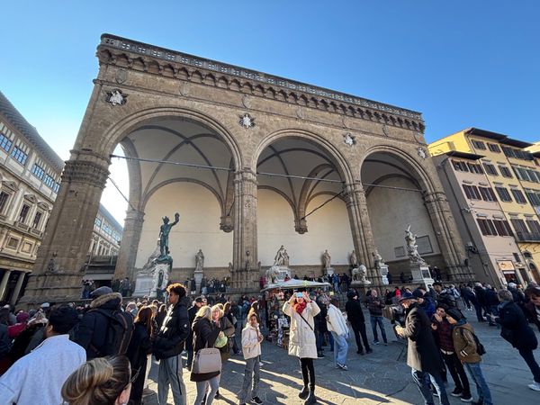 イタリア・フィレンツェ「イタリア旅行 ミラノ、トリノ、フィレンツェ、モデナ」の写真：フィレンツェ　ロッジア・ディ・ランツィ
...