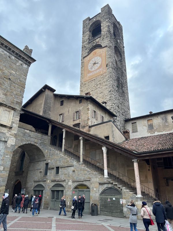 イタリア・フィレンツェ「イタリア旅行 ミラノ、トリノ、フィレンツェ、モデナ」の写真：ベルガモ　Campanone