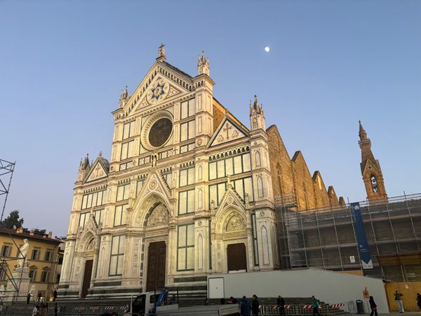 イタリア・フィレンツェ「イタリア旅行 ミラノ、トリノ、フィレンツェ、モデナ」の写真：フィレンツェ　サンタ・クローチェ聖堂
ミ...