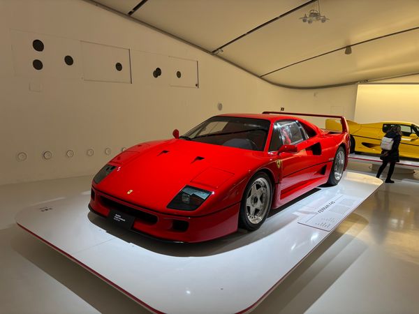 イタリア・フィレンツェ「イタリア旅行 ミラノ、トリノ、フィレンツェ、モデナ」の写真：モデナ　エンツォ・フェラーリ博物館