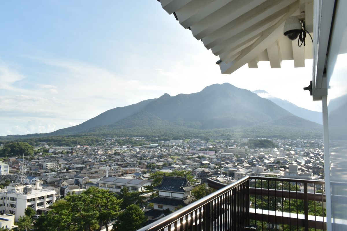 大三東駅
島原城
諫早湾干拓堤防道路