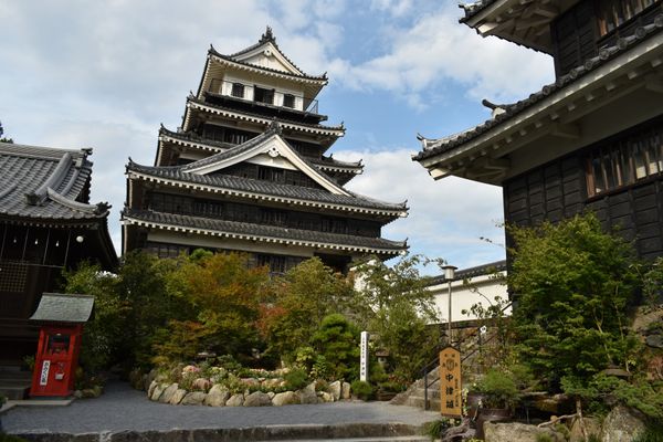 日本・大分県「大分県中津城と唐揚げ🍗」の写真