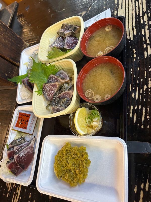 日本・徳島県「✈️新婚旅行Part１‎🤍」の写真：2日目〜❣️
ひろめ市場に行きました🐟の...