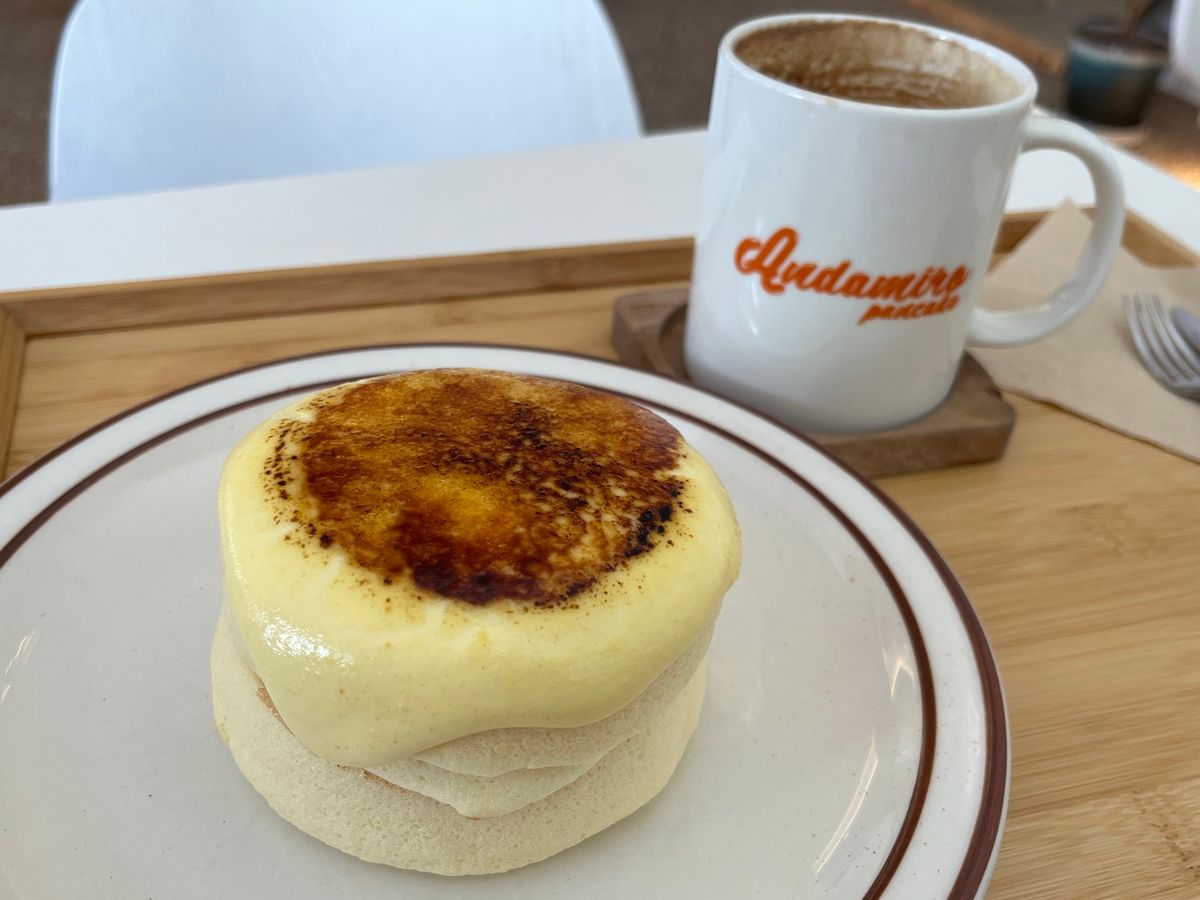 朝食のクロワッサンとカフェラテ
お気に入りのお店のオミジャ茶とゴマの団子
...