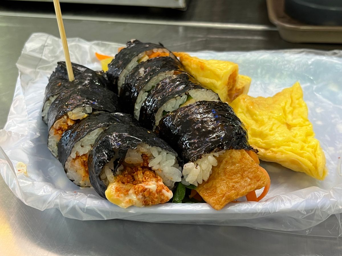 温麺は、リピートのお店です。
江南地下のキンパとオムレツ。
