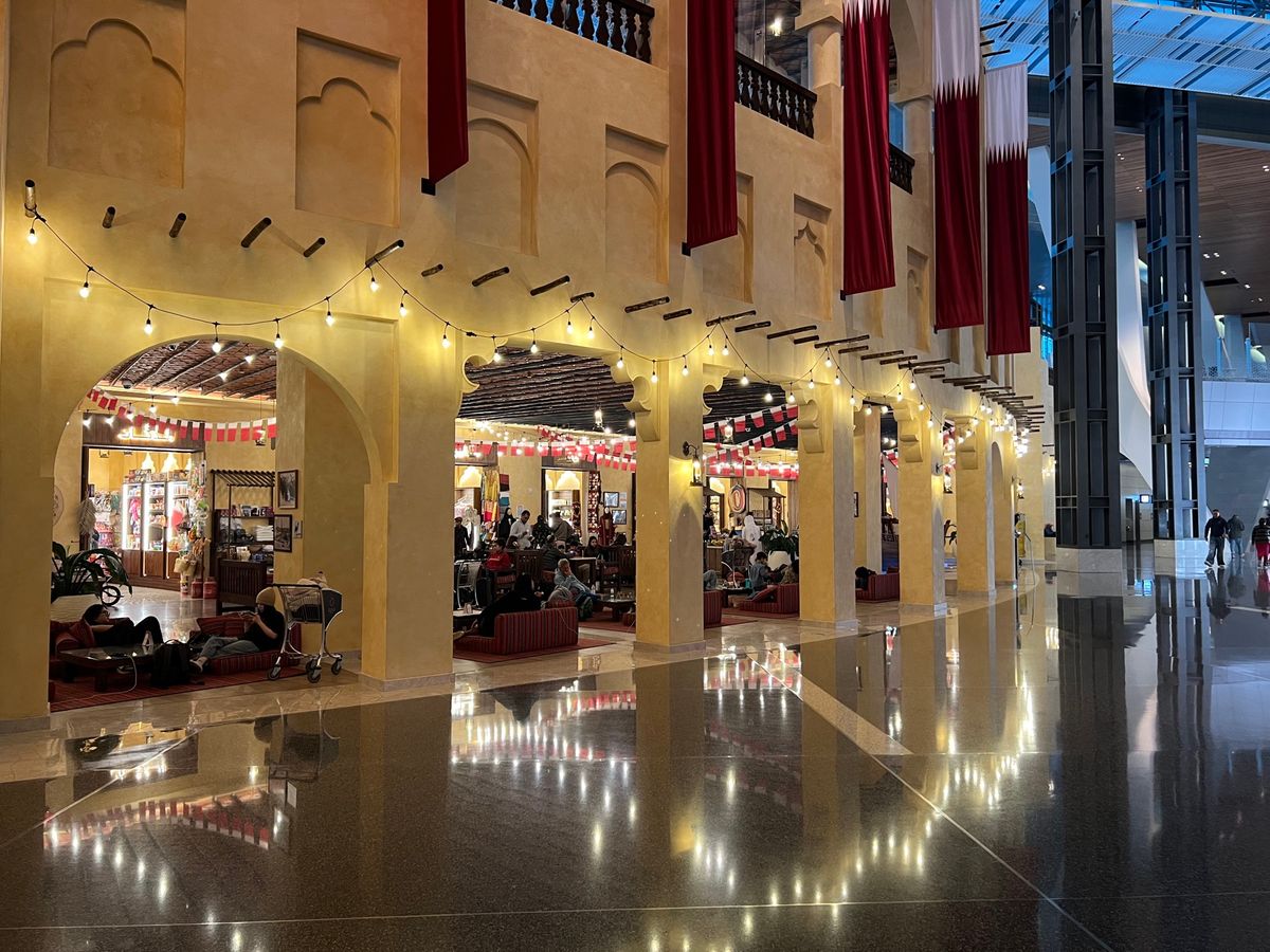 お金がある国の空港というイメージ