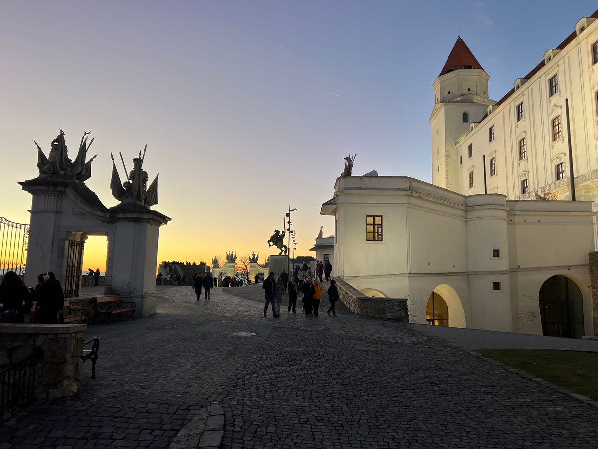 意外とコンパクトで綺麗な街でした。