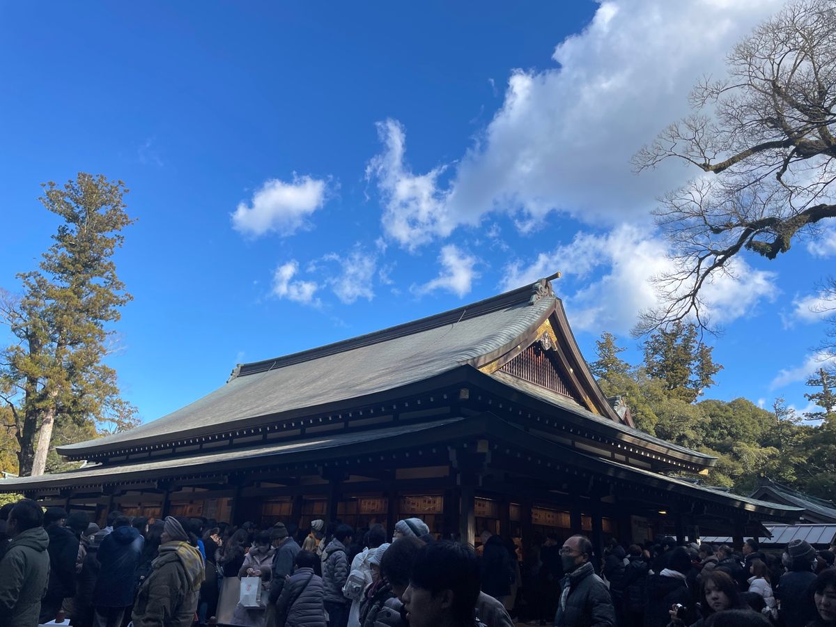 三が日なので参拝客もたくさんいました。